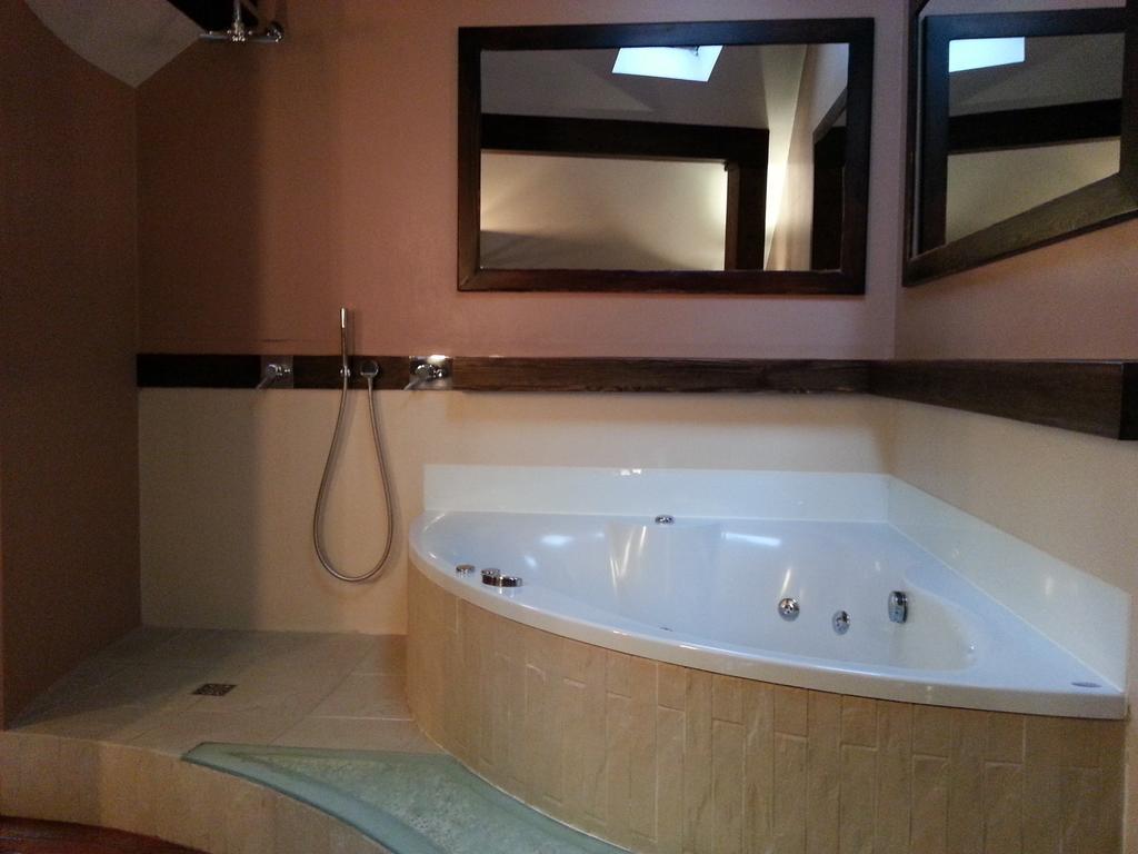 Krakow Jacuzzi Apartment 部屋 写真